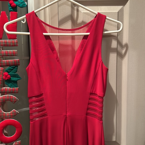 Red Dress - Picture 4 of 5